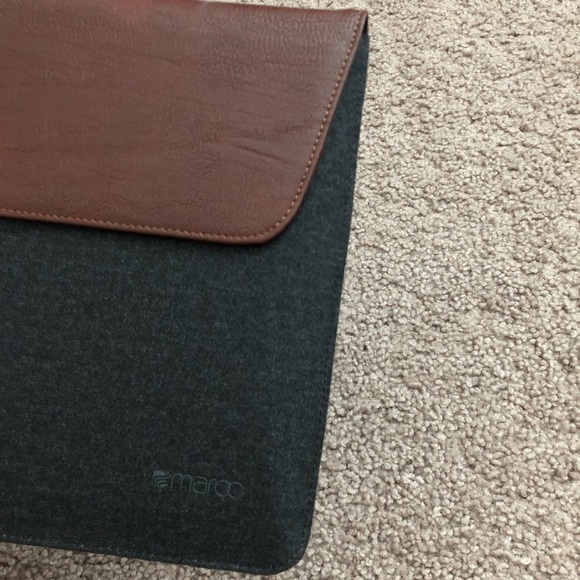 Maroo Surface Synthetic Leather and Woolen Felt Sleeve - Picture 11 of 11